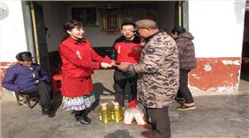 节前慰问送温暖 爱心偕行显真情2
